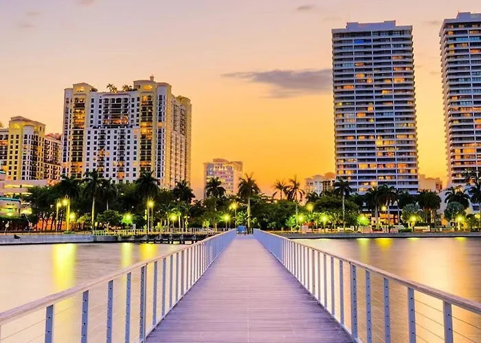 New! Few Minutes To Downtown, 10 To The Beach!