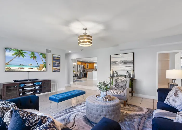 4Br 3Ba Palm Beach Home - Firepit & Grill