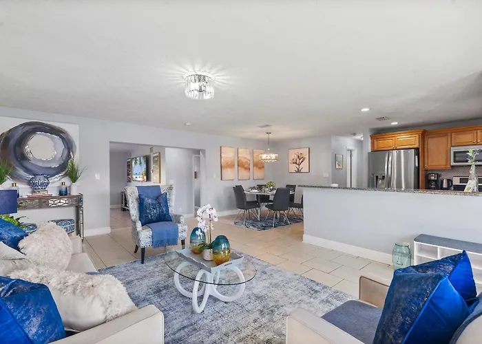 4Br 3Ba Palm Beach Home - Firepit & Grill